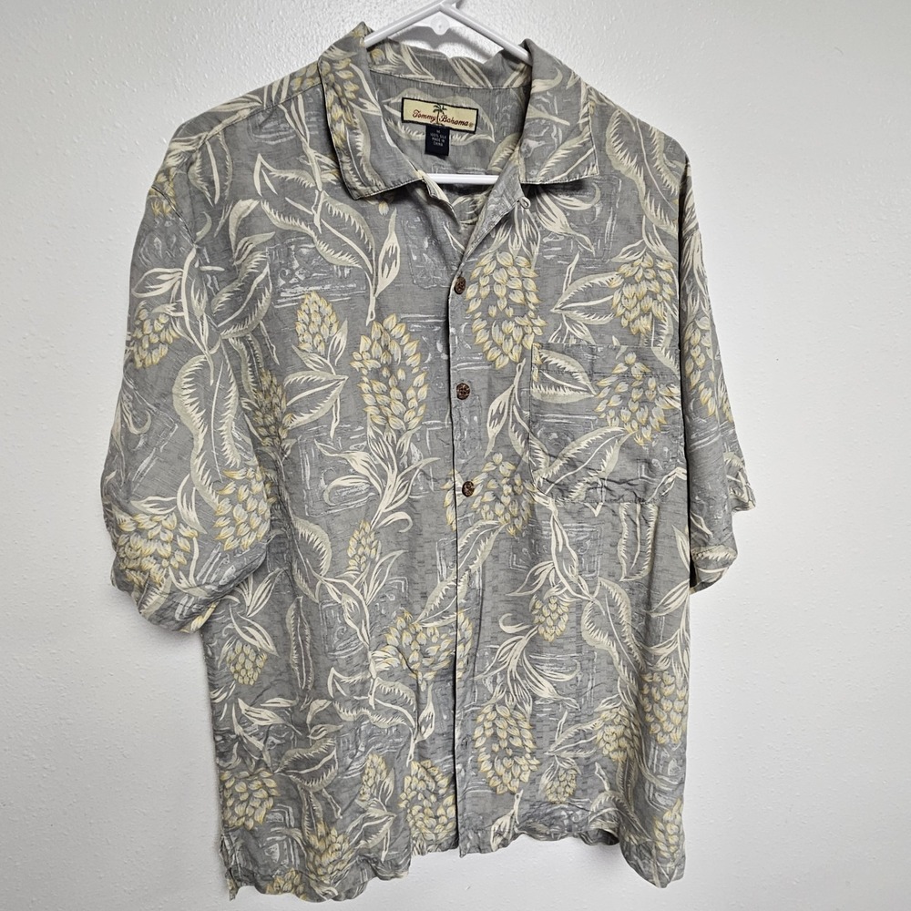 Tommy Bahama Men's Size M Camp Silk Shirt in Muted Tropical Print Button Down‎